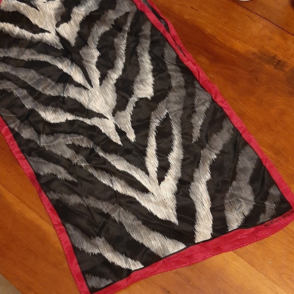 Scarf - Picture 3 of 5